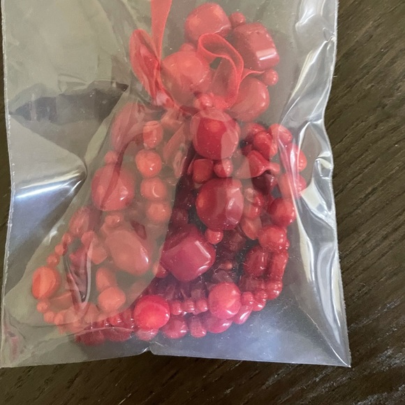 Bundle of Bracelets (8) and Necklaces (2) - Picture 4 of 11